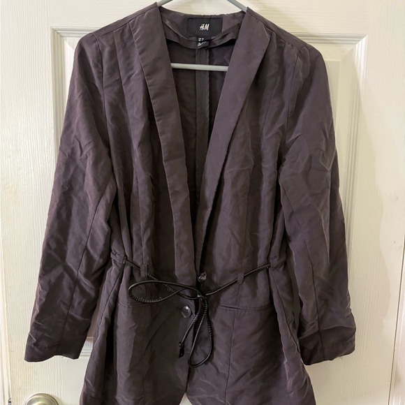 H&M Lightweight Blazer with belt for cinched waist - Picture 1 of 4